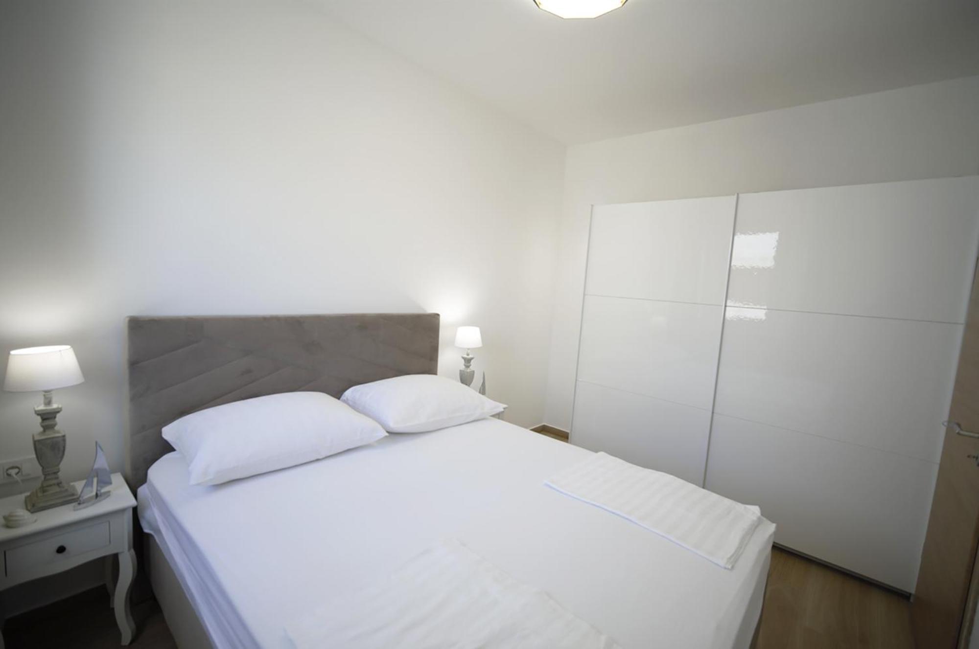 Nautica Apartment Razanac Luaran gambar